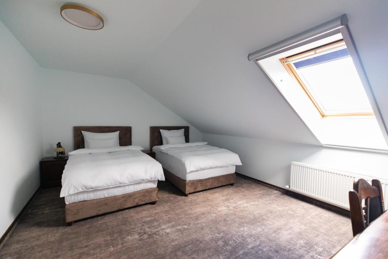 Pensiunea Casa Vera Târgu Jiu Exteriör bild