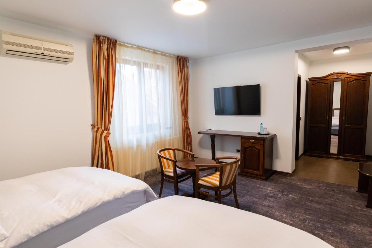 Pensiunea Casa Vera Târgu Jiu Exteriör bild