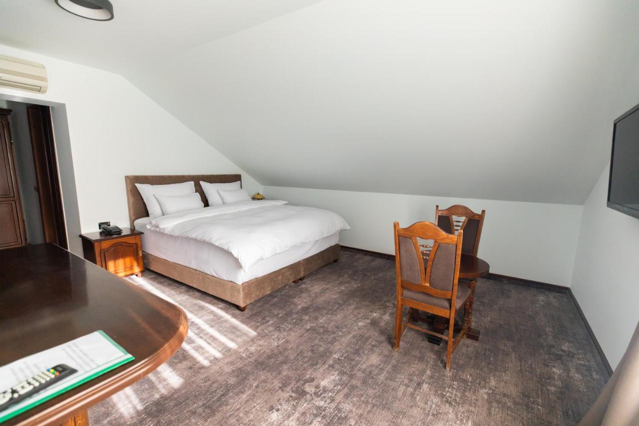 Pensiunea Casa Vera Târgu Jiu Exteriör bild